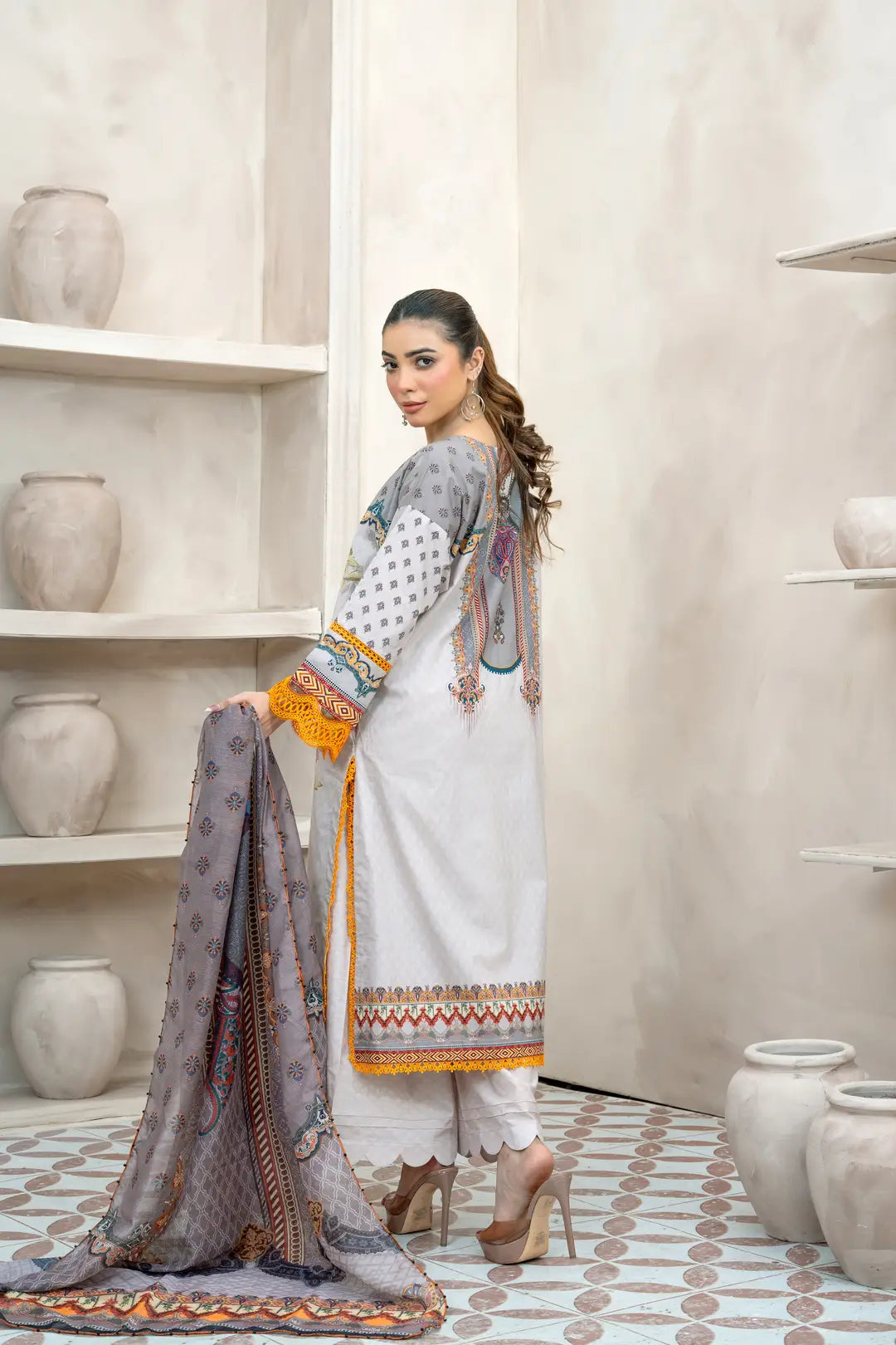 3 Pcs Women's Unstitched Printed Suit
