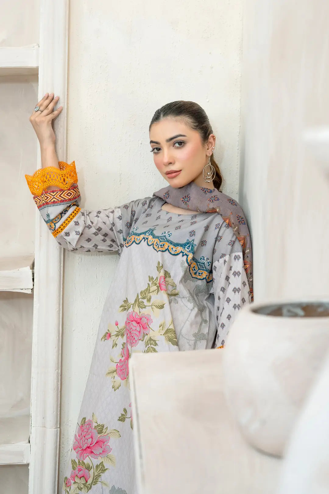 3 Pcs Women's Unstitched Printed Suit